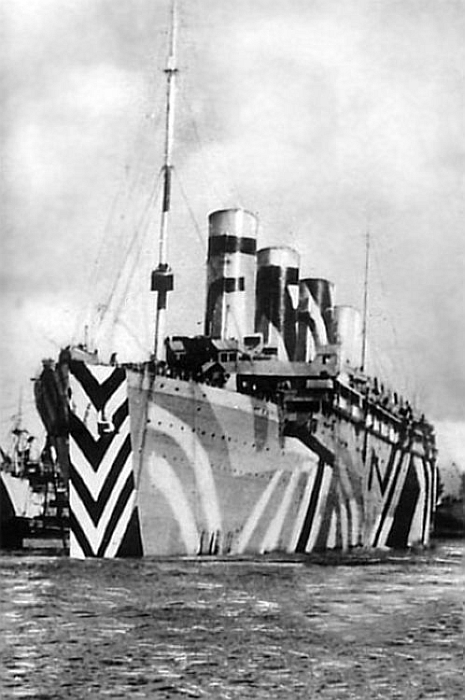 RMS Olympic rams Lightship (From the Depths) 