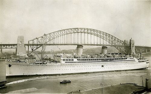 ellinislur-maiden-syd-arrival-1933.jpg