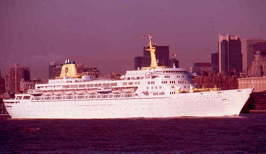 Passenger cruise ship OCEANIC Details about   Pullmantur Cruises - One postcard 1965 